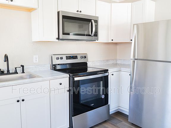 2nd image of 1410 Chicago Ave NE #1