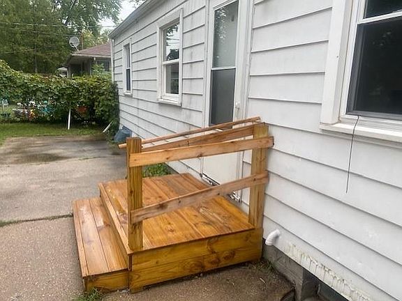 2nd image of 1844 Cleveland St