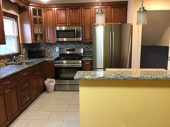 3rd image of 44 Crestwood Ave