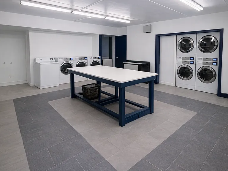 Monarch Luxury Studio Apartments — Photo 26