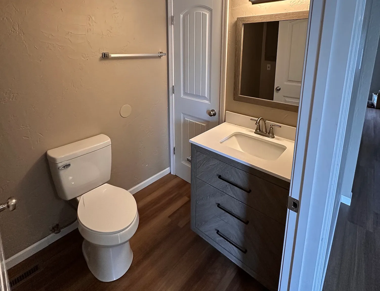 3 bed, 1.5 bath, $1,100 — Photo 3