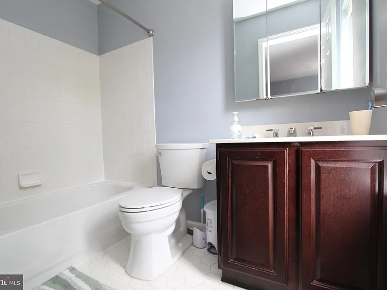 6 Halstead Pl — Photo 31