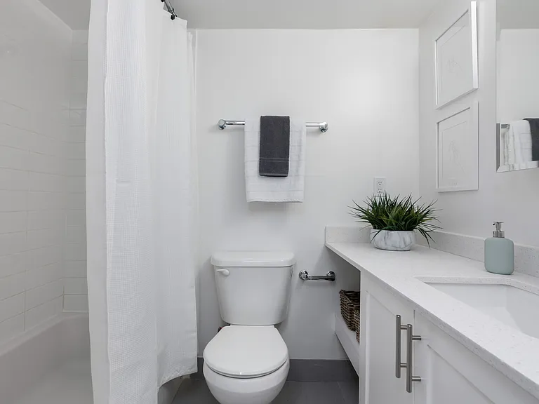 1750 Davie St #401 — Photo 13