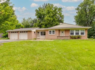 915 Safford Ave, Lake Bluff, IL 60044