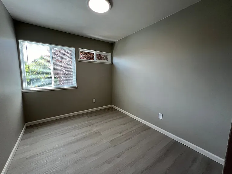 2188 Luz Ave — Photo 17