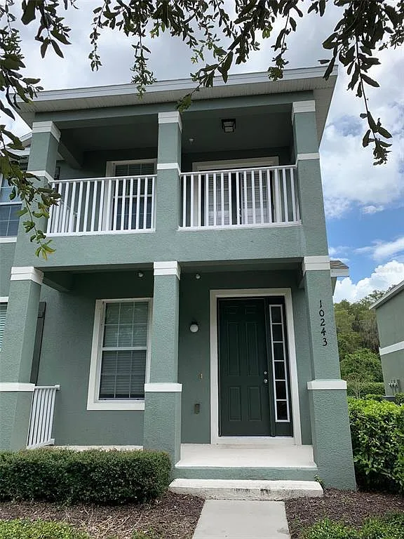 3 bed, 2.5 bath, 1771 sqft, $2,400 — Photo 1