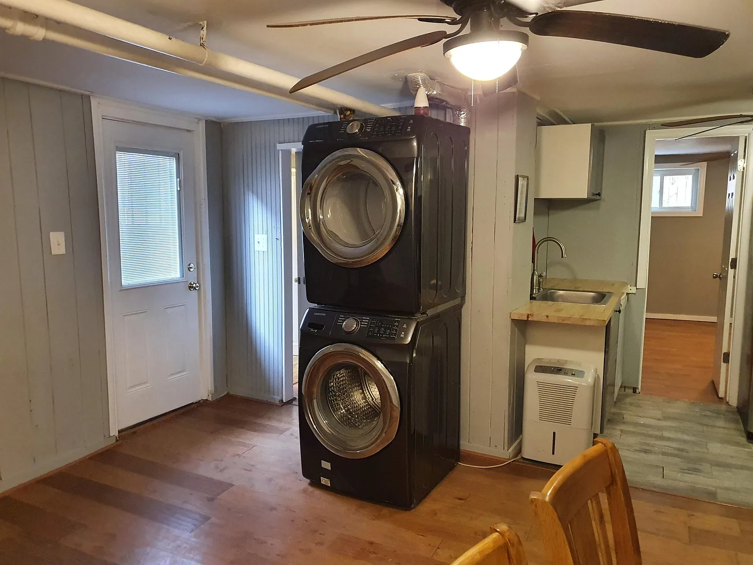 3 bed, 1000 sqft, $797 — Photo 1