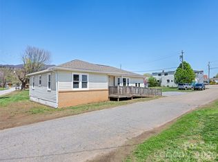 13 Depot St, Clyde, NC 28721