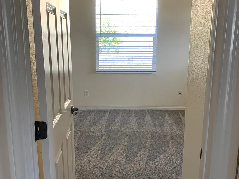 1355 Sky Ridge Ct — Photo 14