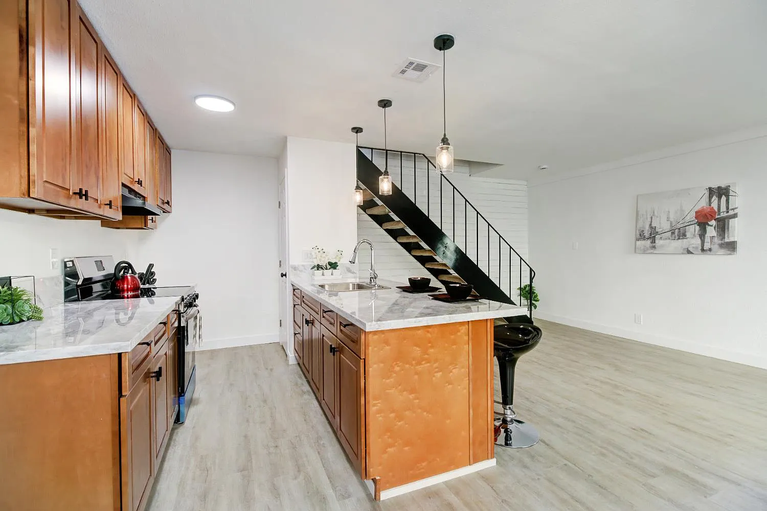 7400 Franklin Blvd APT 3 photo 1
