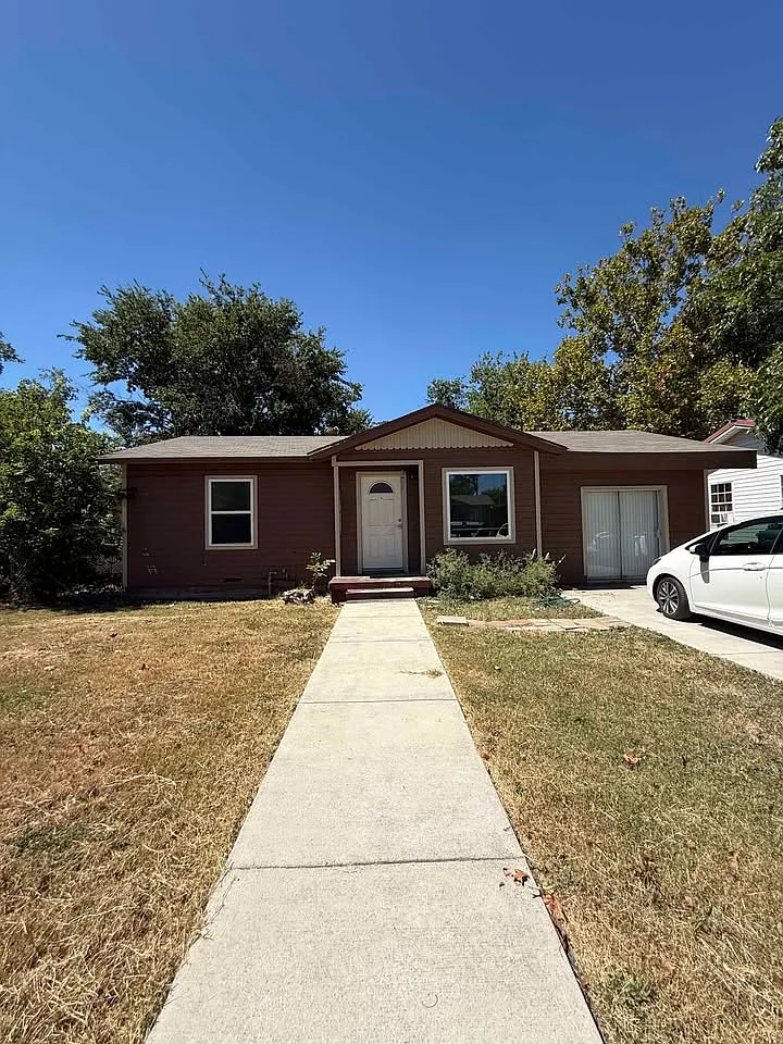 2 bed, 1016 sqft, $1,000 — Photo 1