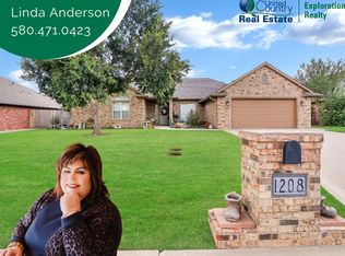 1208 Sheryl Ln, Altus, OK 73521
