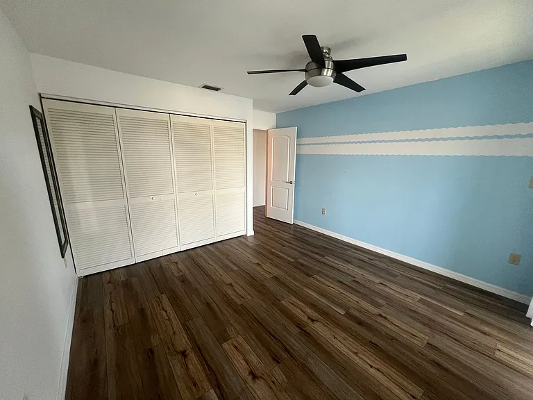 1433 Mediterranean Dr #E — Photo 11
