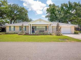 830 Marino Dr, Norco, LA 70079