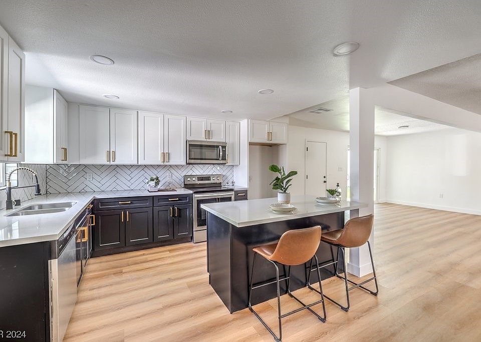 1st image of 3905 San Joaquin Ave