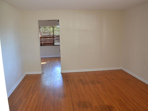 2nd image of 2570 Longwood Ct