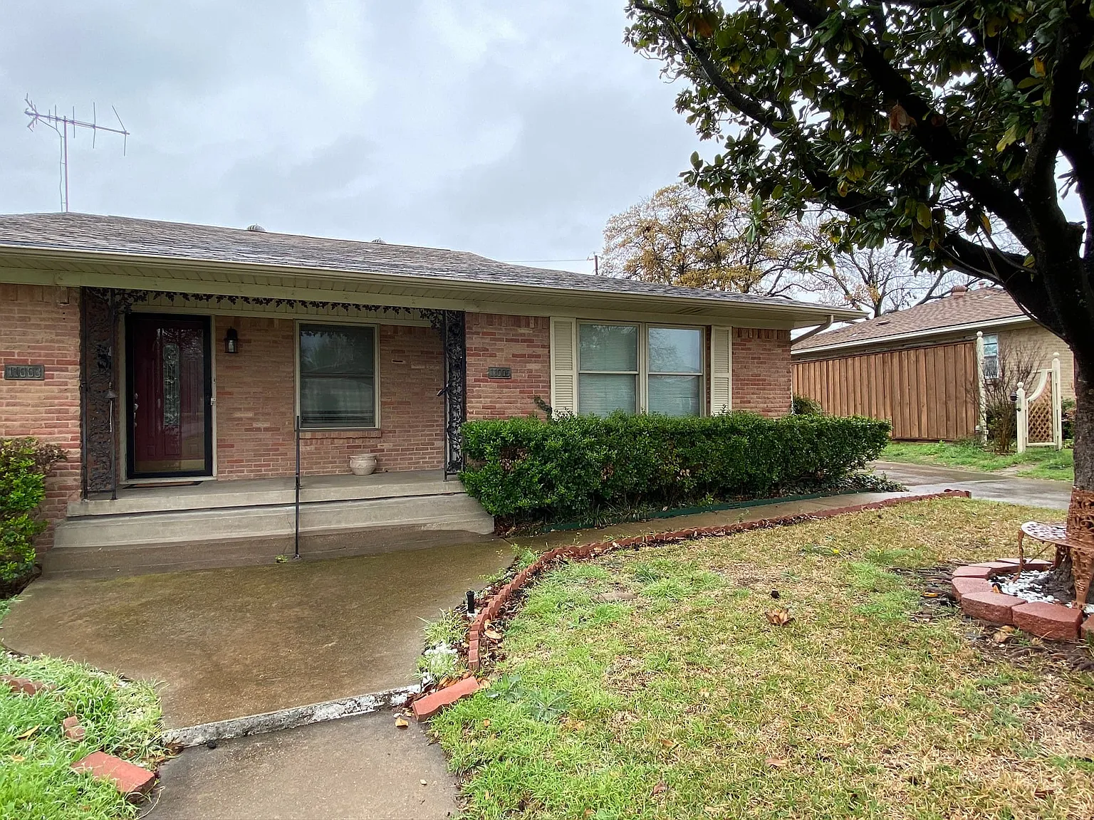 2 bed, 1.0 bath, 742 sqft, $1,950 — Photo 1