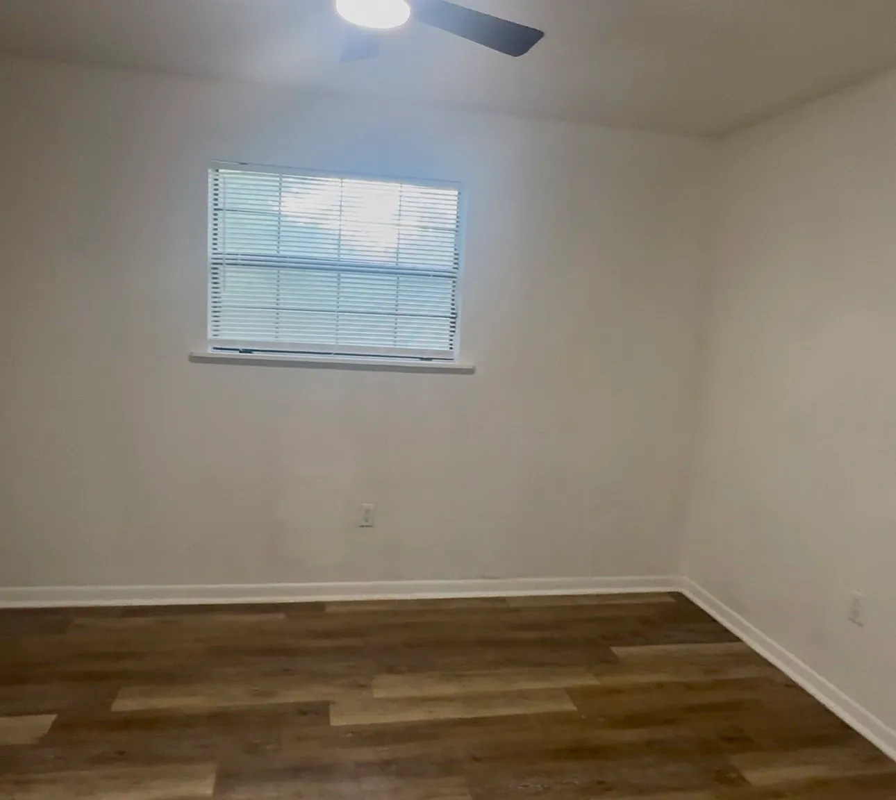2 bed, 850 sqft, $1,300 — Photo 2