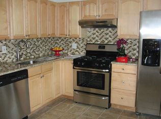15 Lynx Ln, East Setauket, NY 11733
