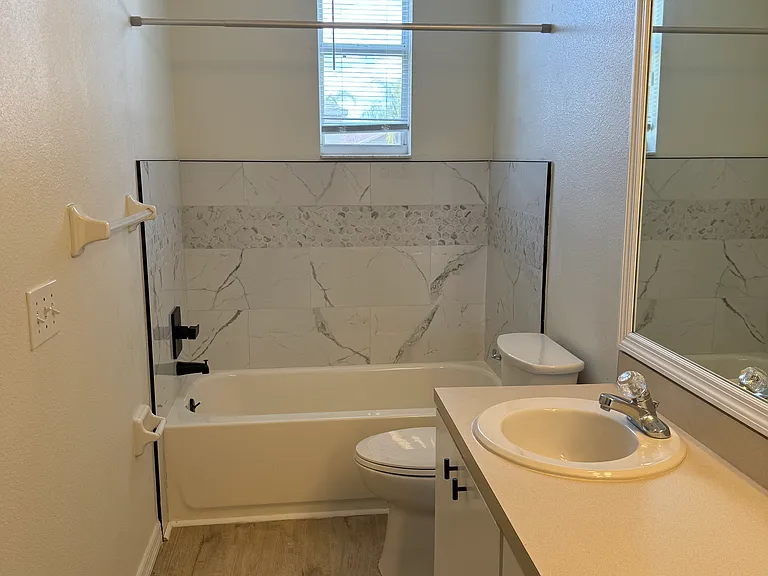 13447 Silvercreek Dr — Photo 13