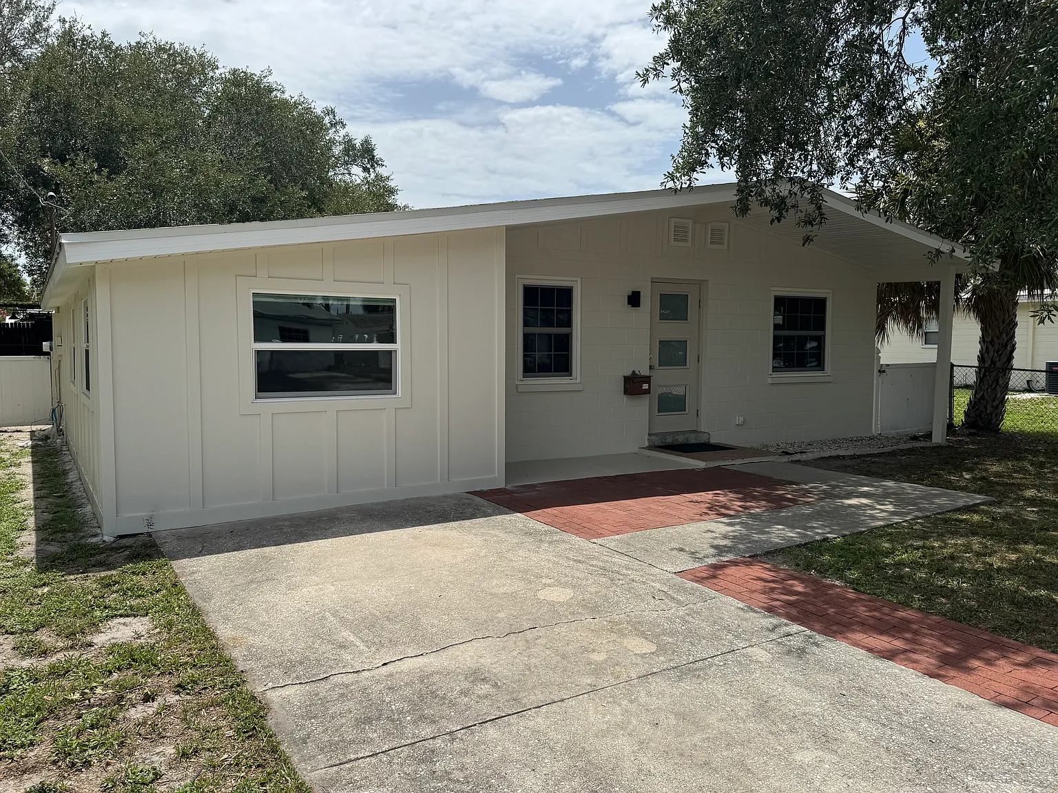 3 bed, 969 sqft, $2,400 — Photo 2