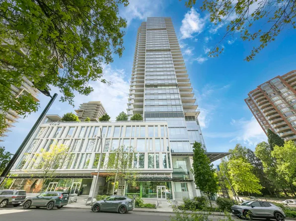 4360 Beresford St #2306, Burnaby, BC V5H 0G2