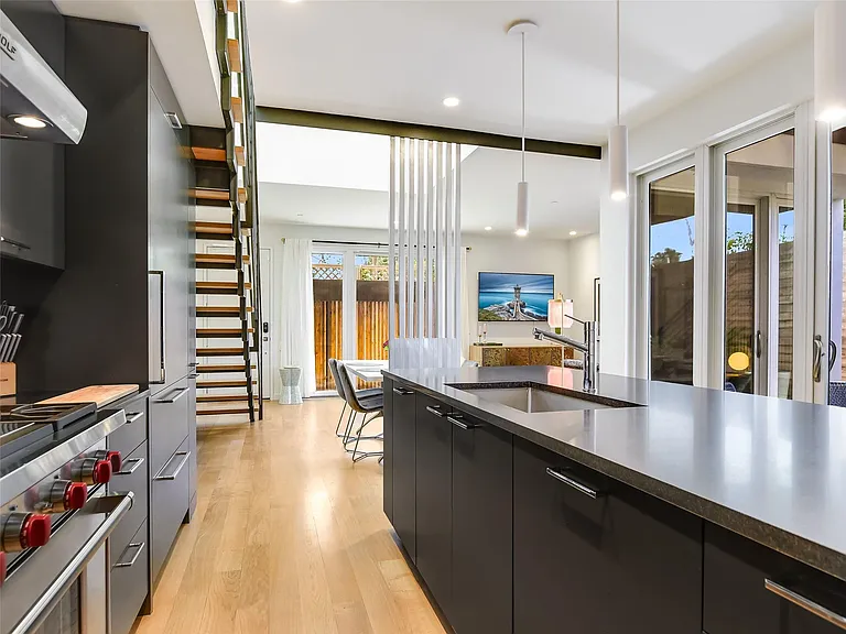 1603 Woodlawn Blvd #D — Photo 8