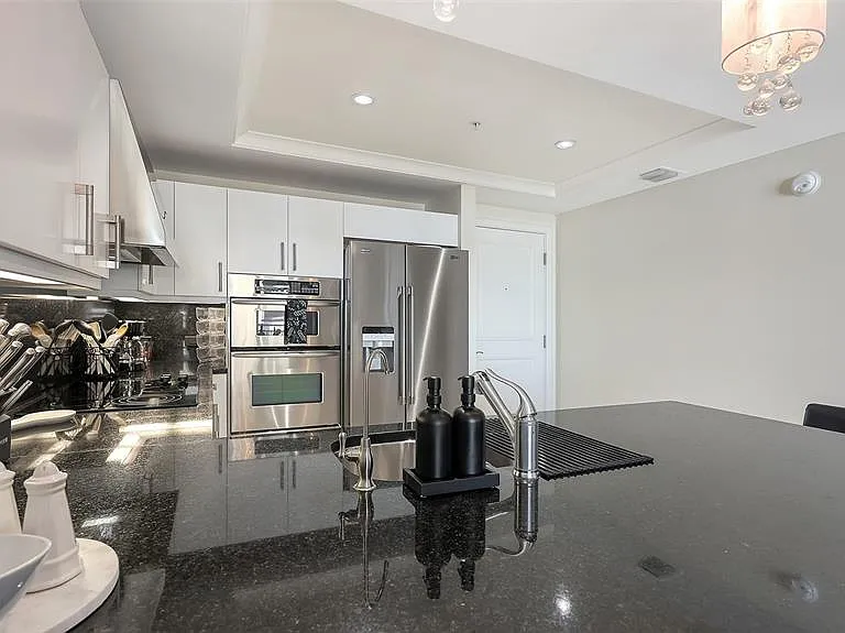 1350 Main St #1007 — Photo 6