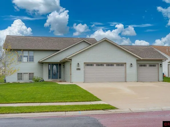 204 Wickfield Dr, Mankato, MN 56001