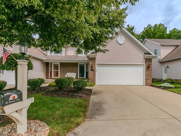 67 Sunset Cove Cir, Eastlake, OH 44095