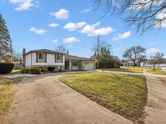 4th image of 4058 Colonial Blvd