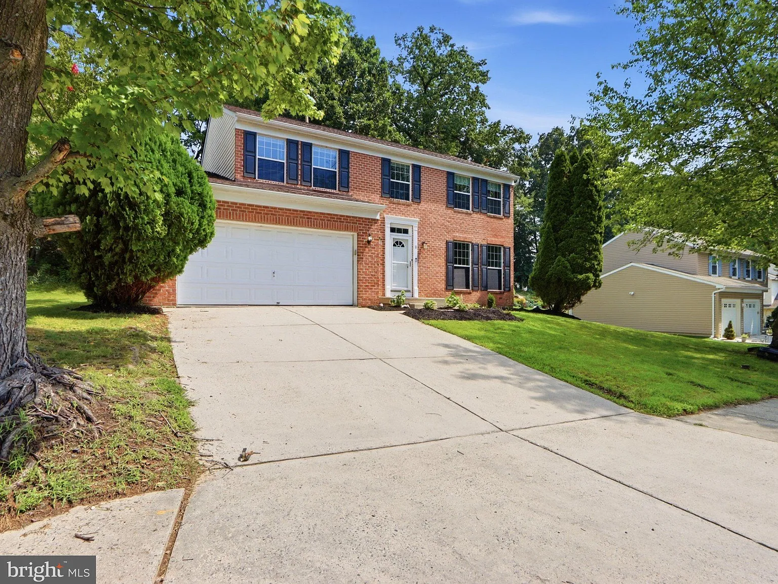 4 bed, 2.5 bath, 2400 sqft, $3,500 — Photo 2