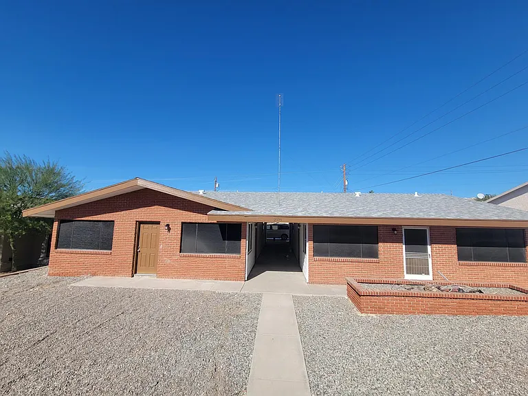 2975 Aladdin Dr #1 — Photo 6