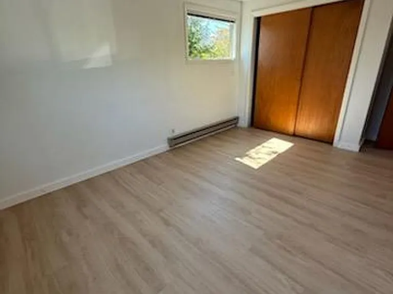 2300 Broadway St — Photo 3