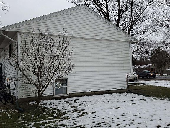 3rd image of 60890 County Road 15