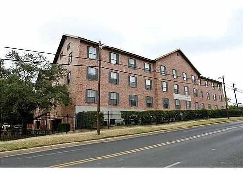 2401 Leon St Photo 1
