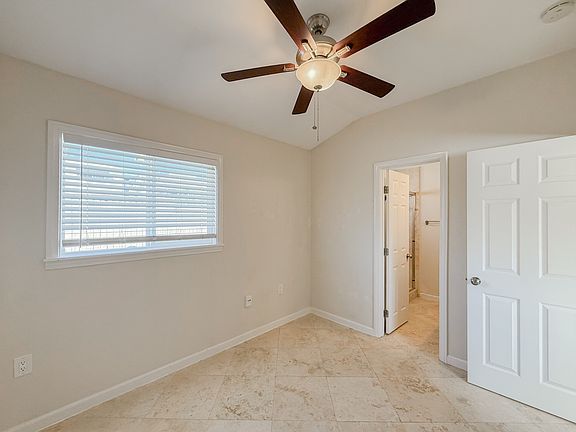 3rd image of 4448-52 Estrella Ave #4450-1/2