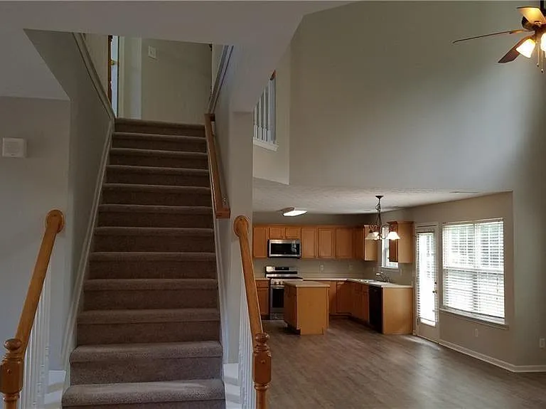 3652 Roxfield Dr — Photo 6