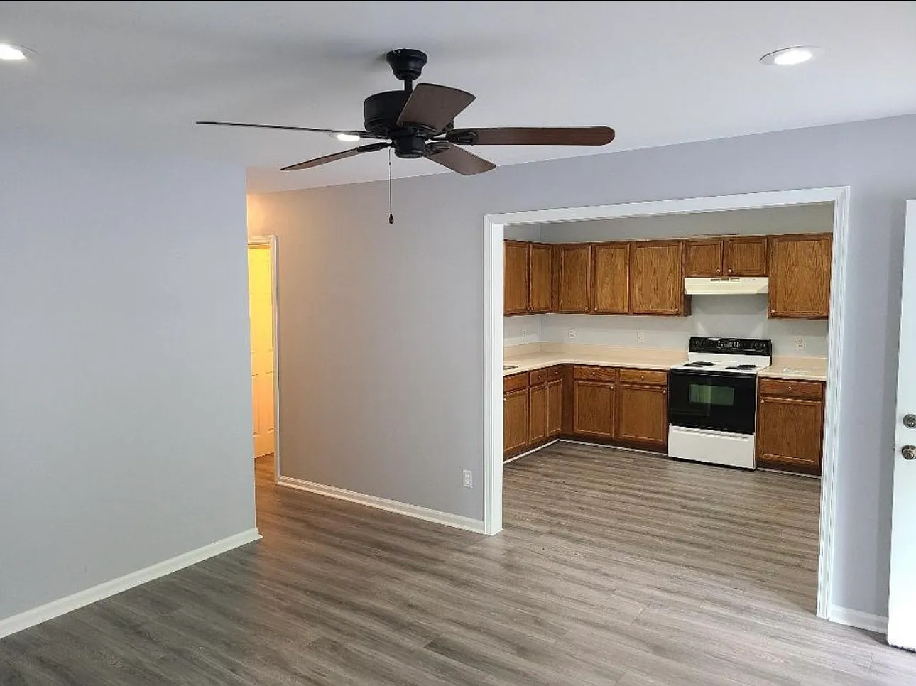 3 bed, 1000 sqft, $1,800 — Photo 4
