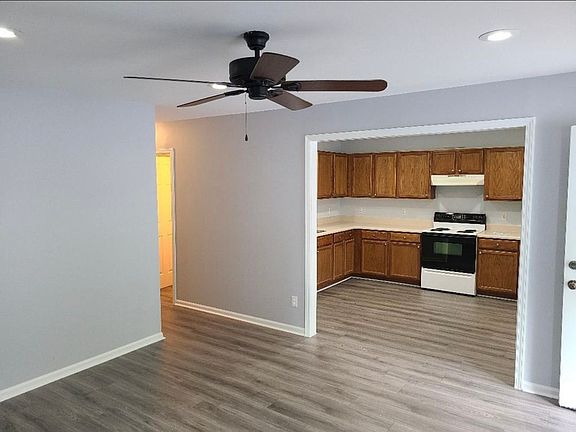 4th image of 825 Foch St #825