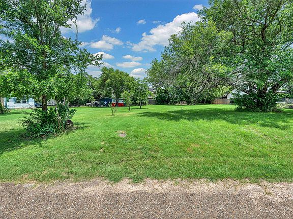 2nd image of 538 River Park Rd