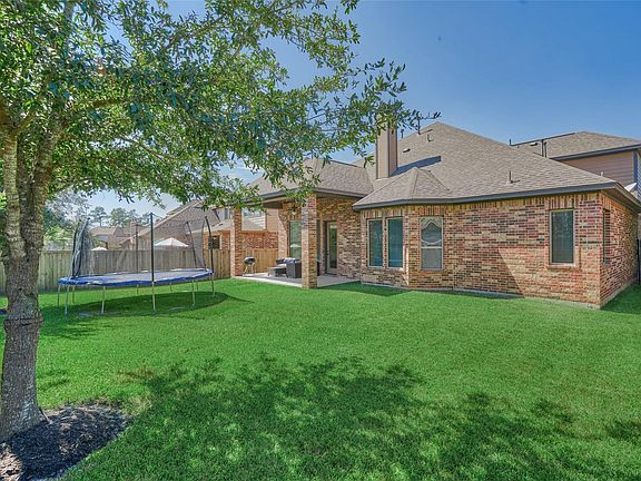 3rd image of 51 Hearthshire Cir