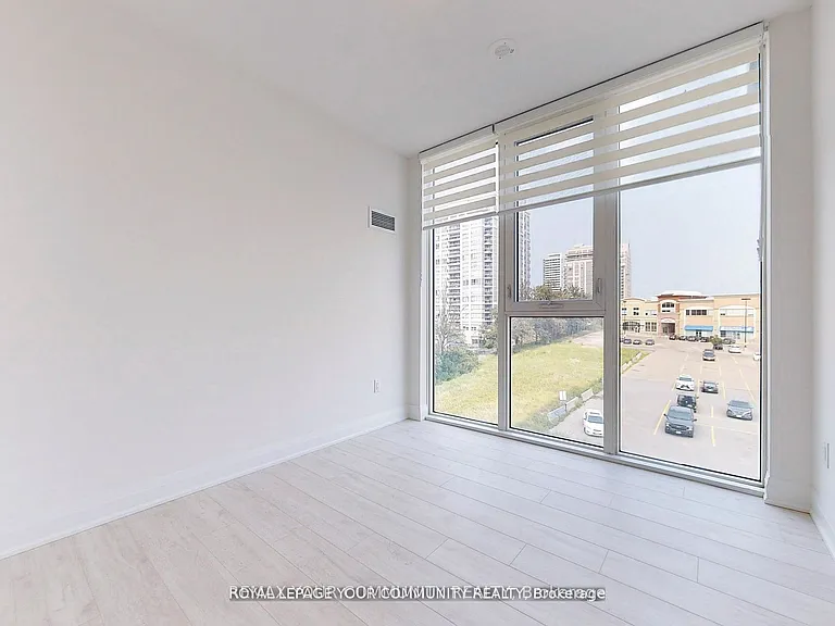 20 Gatineau Dr #402 — Photo 18