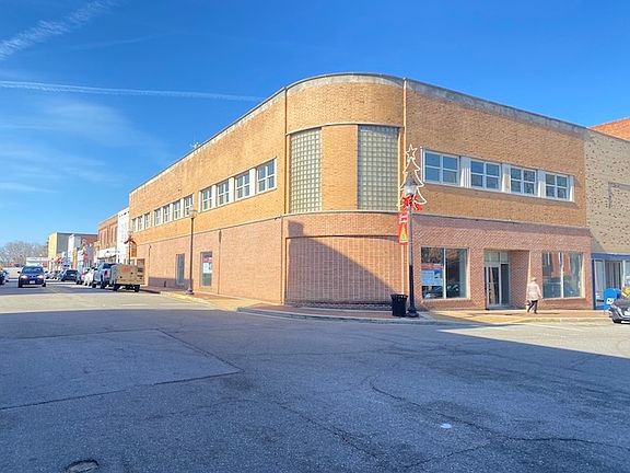 3rd image of 203 N Main St Unit 2B