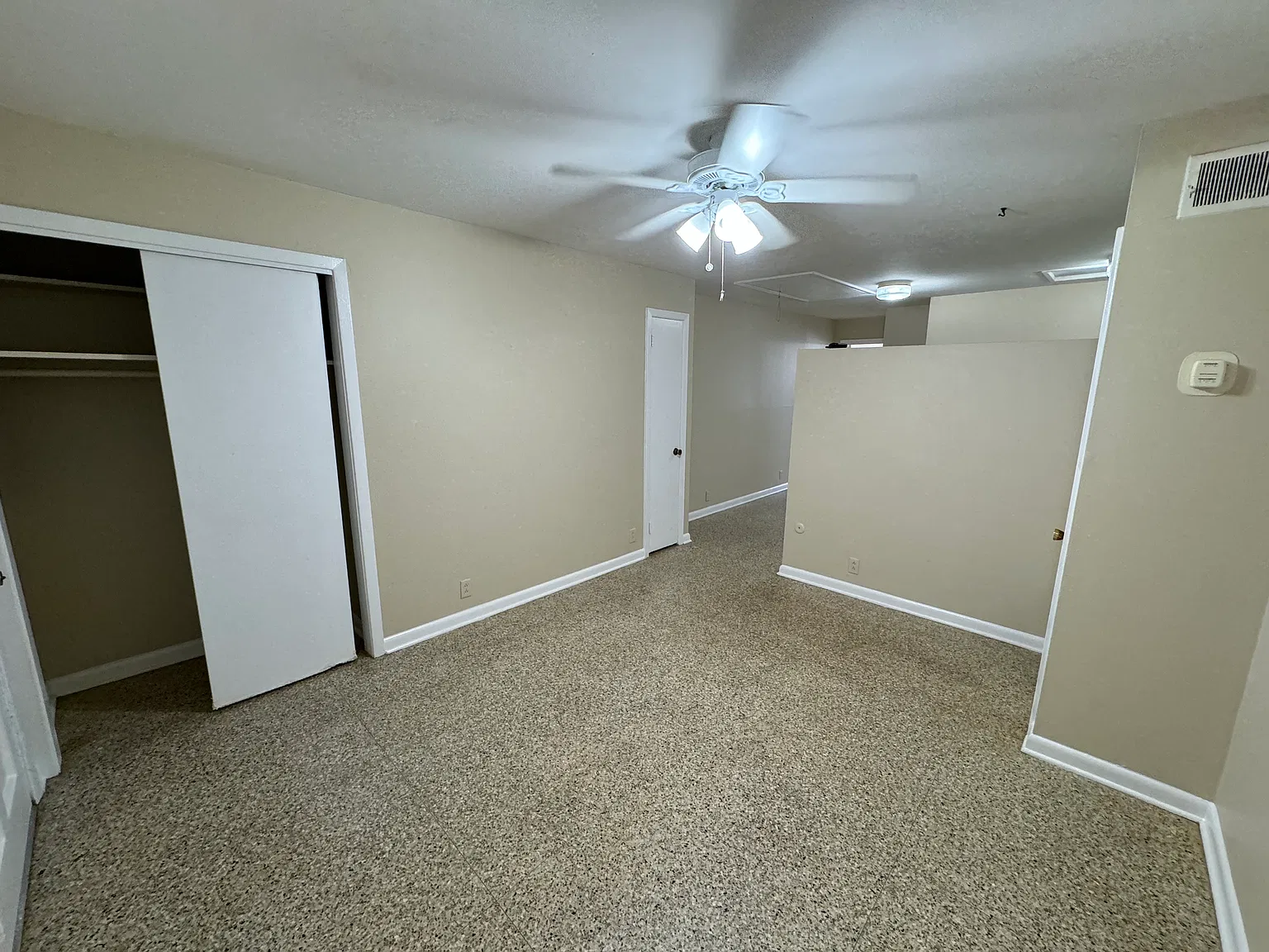 1 bed, 550 sqft, $995 — Photo 3