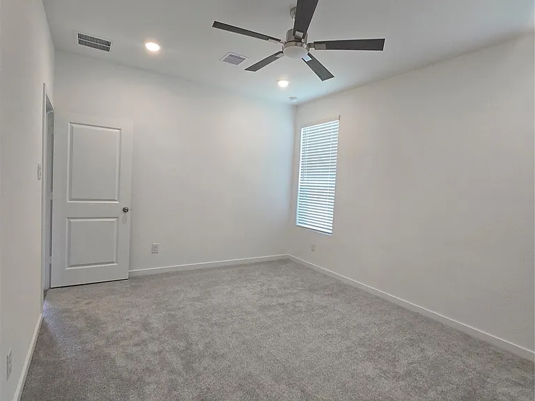 13071 Pine Trace St — Photo 16