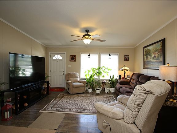 3rd image of 122 Eagle Pointe Dr