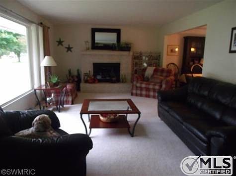 5th image of 9036 Pinebrook Dr