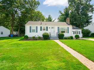31 Balsam Ct, Cranston, RI 02920