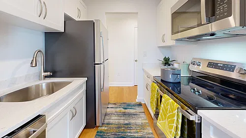 Floor plan 2 Bed/1 Bath with Storage Closet